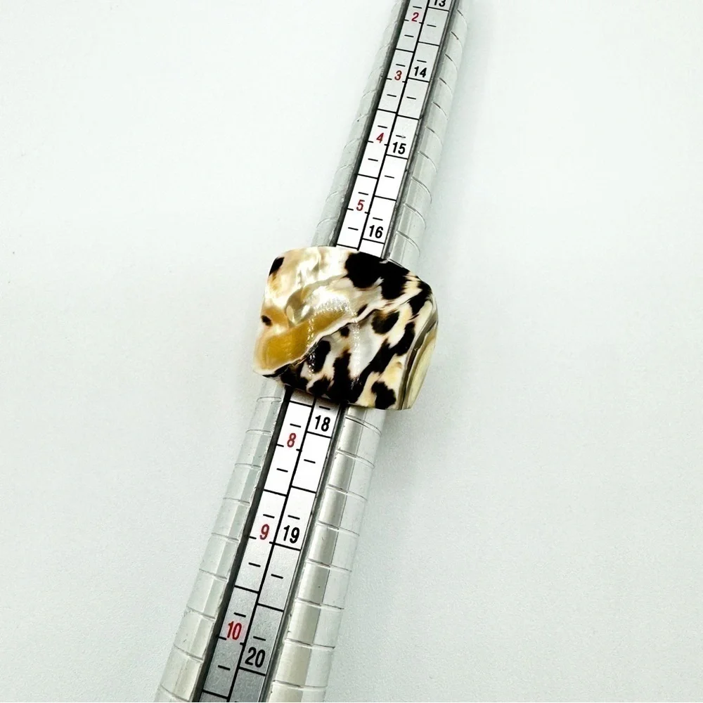 Shell  earring and ring set - Picture 6 of 6